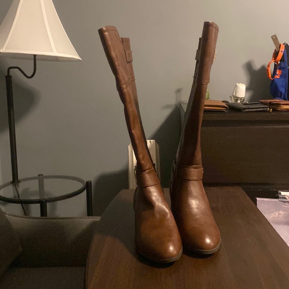 NEVER WORN wide calf size 9 brown Unisa riding boots